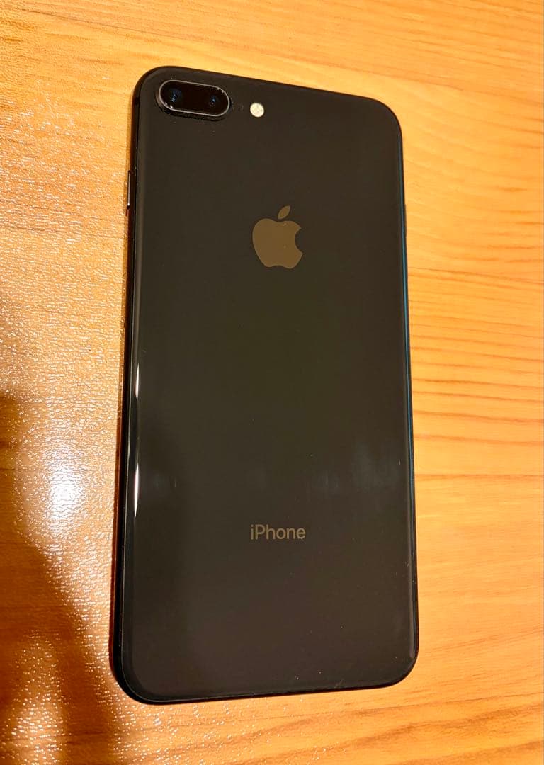 スマートフォン本体 Apple iPhone 8 Plus 64GB