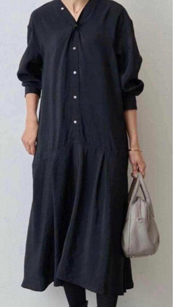 【1/25迄出品】ビアズリー カラーレスシャツワンピース ブラック サイズF