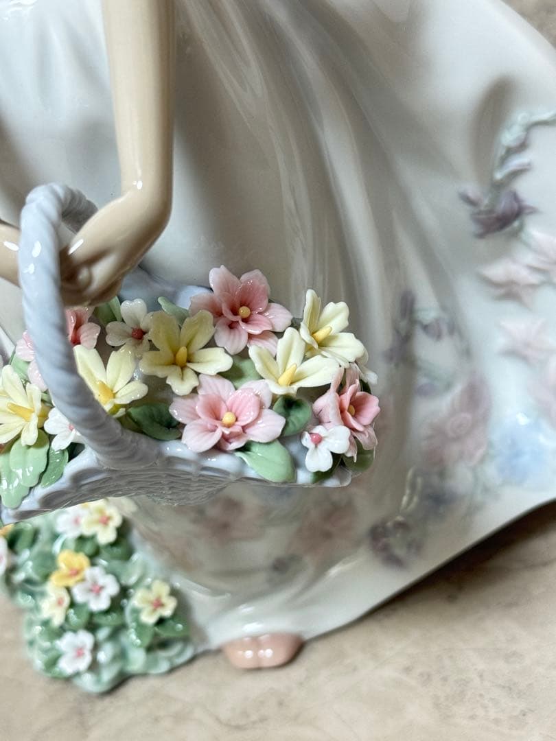 現行品 リヤドロ フィギュリン フラワーガーデン 少女