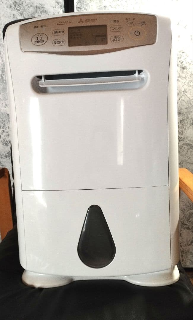 三菱　MITSUBISHI サラリ除湿機　MJ-P180SX-W