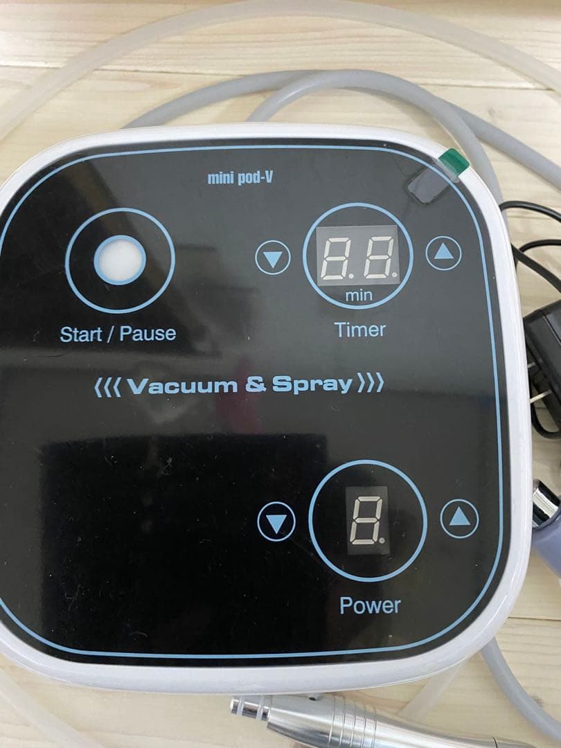 mini pod-V Vacuum & Spray 美顔器