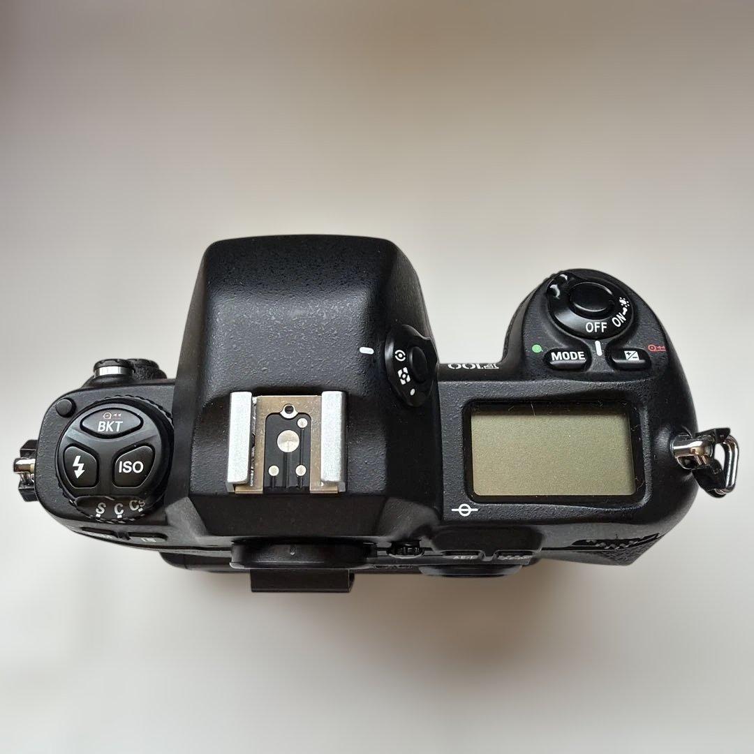 Nikon F100 フィルム一眼レフカメラ